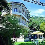 Lido La Perla Nera Hotel