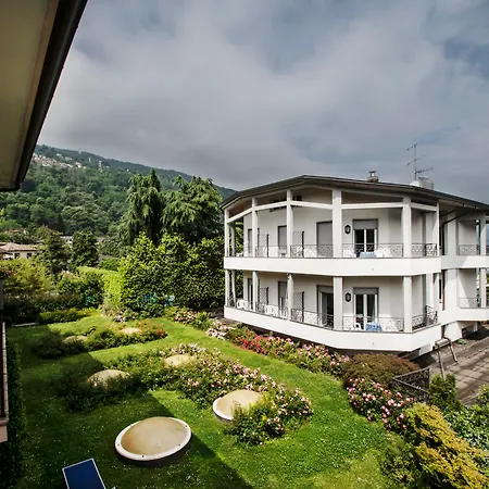 Lido La Perla Nera 호텔