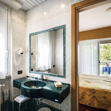 Lido La Perla Nera 호텔