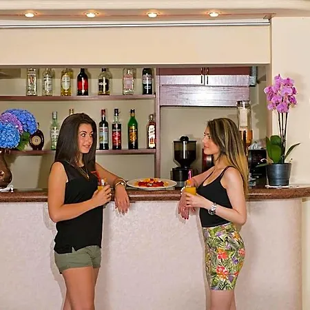 Lido La Perla Nera 3*