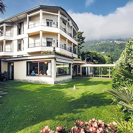 Lido La Perla Nera Hotel