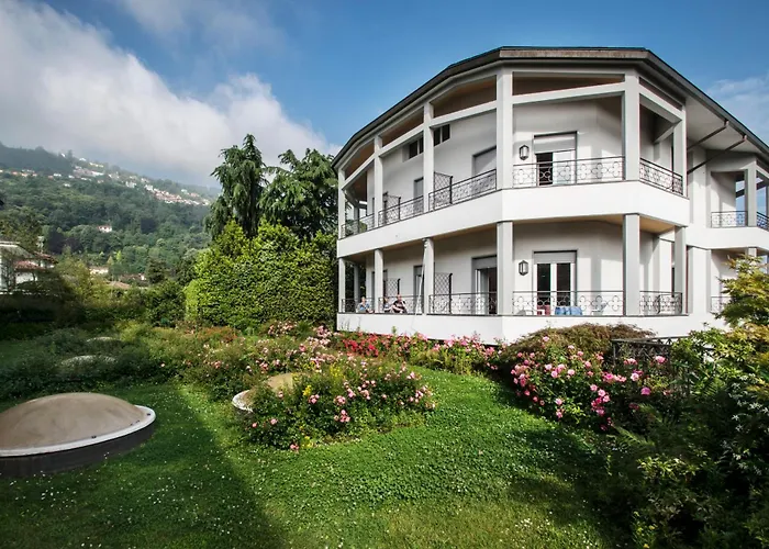 Отель Lido La Perla Nera Стреза