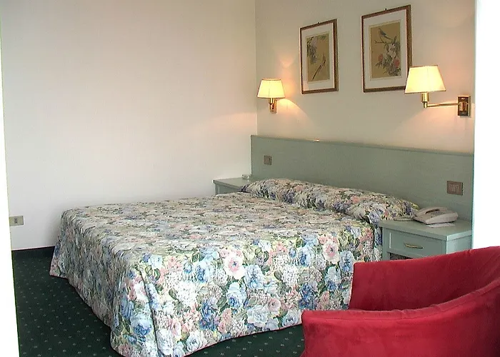 Lido La Perla Nera Отель Стреза