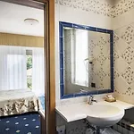 Lido La Perla Nera 3* סטרסה