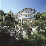 Lido La Perla Nera 3* סטרסה