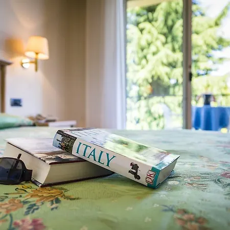 מלון Lido La Perla Nera סטרסה