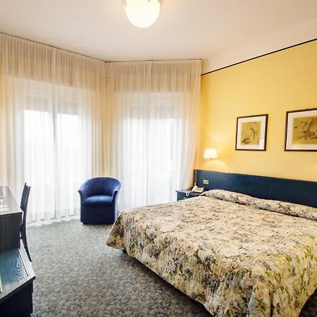 מלון Lido La Perla Nera 3*