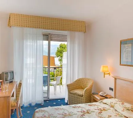 Lido La Perla Nera 3*